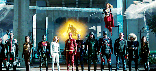 DCUNIVERS-DECODIVERS-003.gif