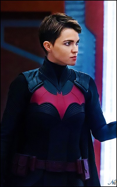 Batwoman-400x640-001.jpg