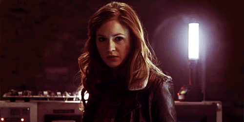 KarenGillan-S-GIF-004.gif