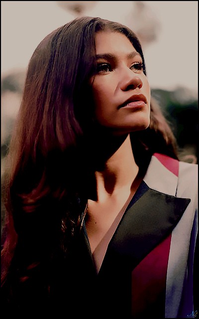 ZendayaColeman-400x640-001.jpg